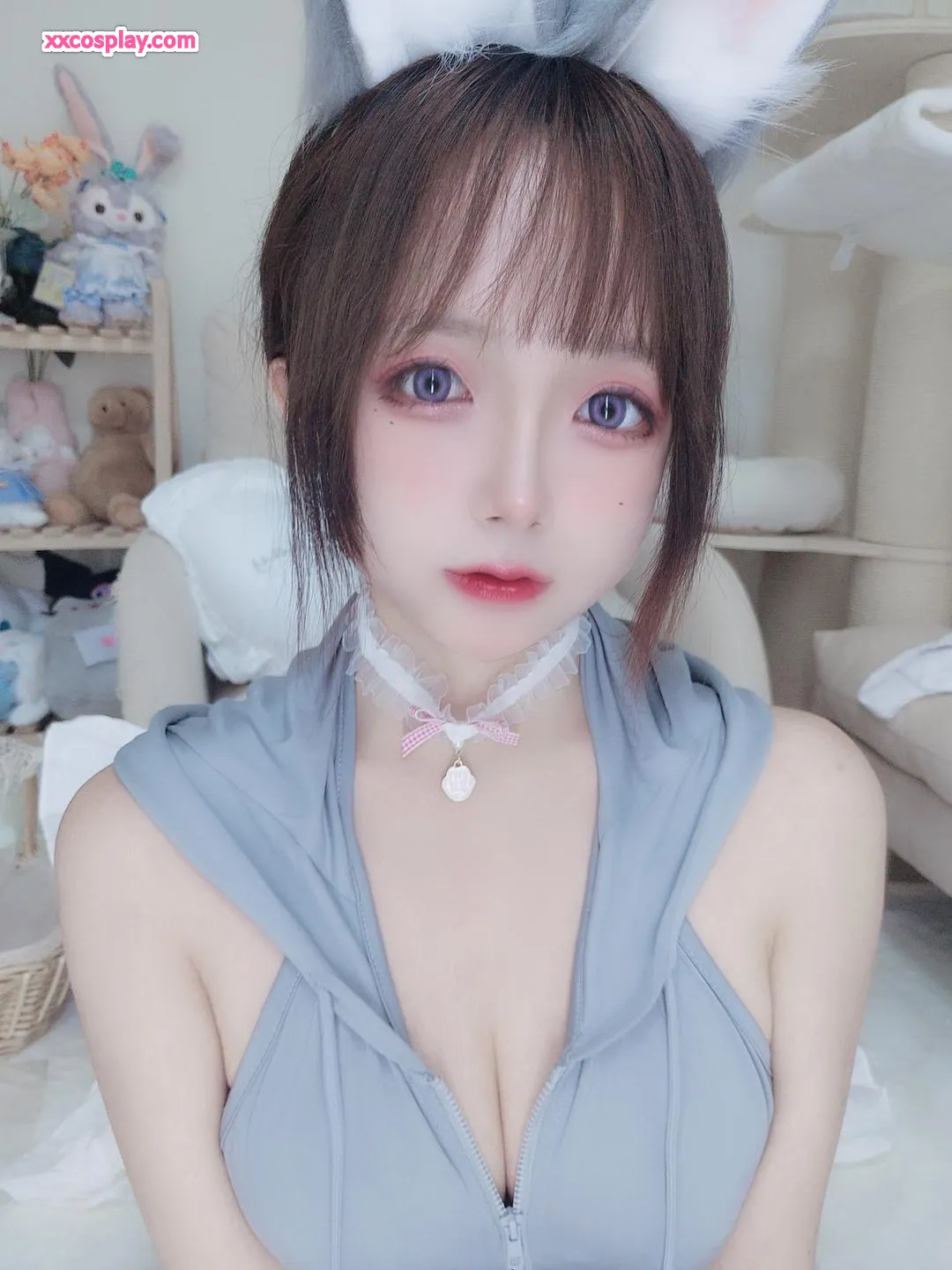 Hina Jiao: Adorable Bunny Hoodie